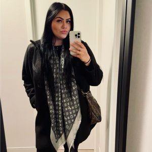 Meet your Posher, Jenny